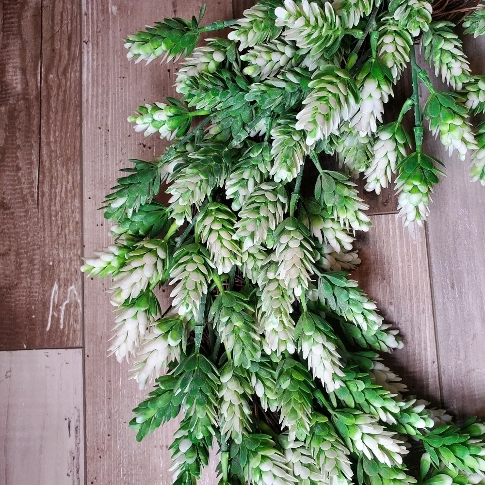 Front Door Hanging Wall Decor All Season Artificial Wreath Standard Size EUC